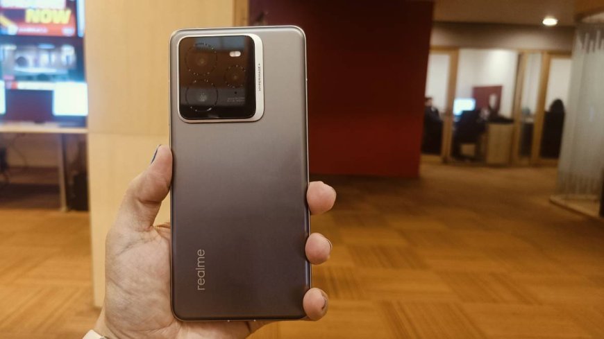 Realme to launch भौकाल smartphone with 8000mAh Battery, Putting an end to charging stress. PWCNews.