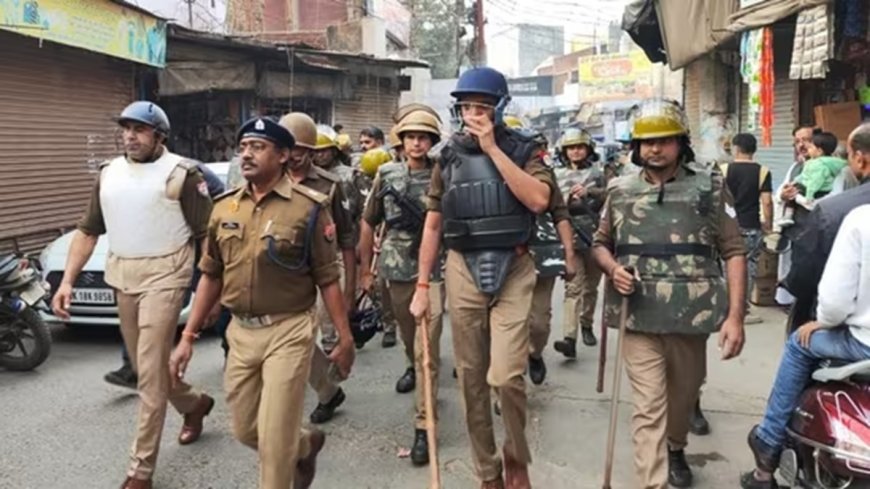 यूपी: संभल में धार्मिक स्थलों के बाहर लगे लाउडस्पीकर हटेंगे, पुलिस ने की सभी धर्मों के प्रतिनिधियों के साथ बैठक