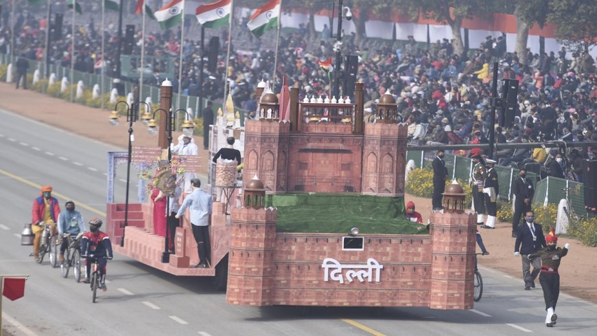 'इतनी दुश्मनी रखते हैं', गणतंत्र दिवस परेड से बाहर हुई दिल्ली की झांकी तो भड़के केजरीवाल