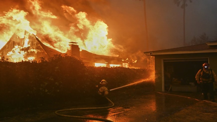 Los Angeles Fire: लॉस एंजिलिस की आग में हजारों इमारतें खाक, हर तरफ धुआं ही धुआं; अरबों डॉलर का हुआ नुकसान