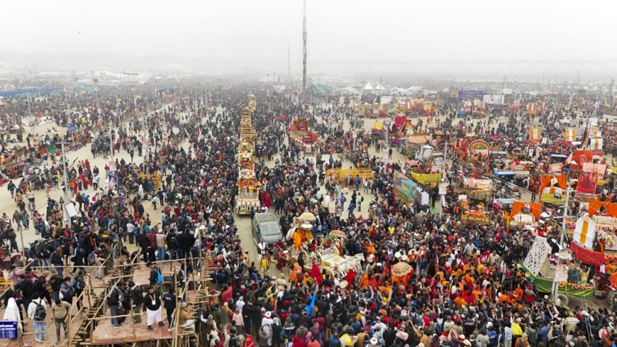 महाकुंभ में अब तक 7 करोड़ से ज्यादा लोगों ने डुबकी लगाई, त्रिवेणी संगम पर सुबह से ही श्रद्धालुओं की भीड़