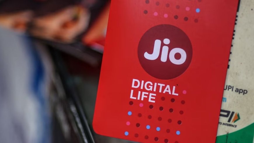 Jio के करोड़ों यूजर्स को फिर लगा झटका, कंपनी ने 100 रुपये महंगा किया यह प्लान