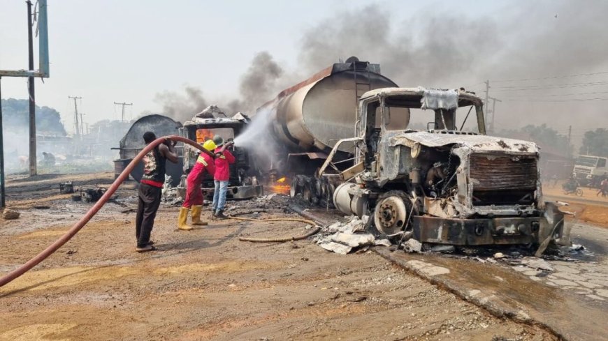 नाइजीरिया में गैसोलीन के टैंकर में टक्कर के बाद भीषण ब्लास्ट, 18 लोगों की मौत