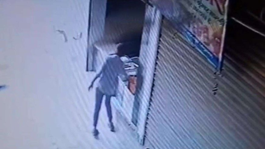 महज 10 सेकेंड में 30 लाख के गहने पार, दुकानदार के उड़े होश; सामने आया CCTV फुटेज