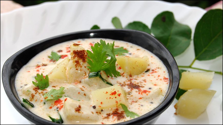 आलू की सब्जी और पराठे तो खूब खा लिए, अब आलू का रायता बनाकर खाएं, बड़ी आसान है रेसिपी