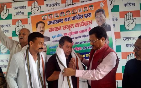 कांग्रेस में शामिल हुए पूर्व आईटीबीपी कमांडेंट ओम गुरुंग, नया राजनीतिक अध्याय शुरू