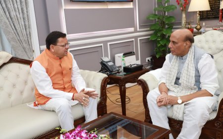 मुख्यमंत्री पुष्कर सिंह धामी ने केंद्रीय रक्षा मंत्री राजनाथ सिंह से महत्वपूर्ण मुद्दों पर की चर्चा
