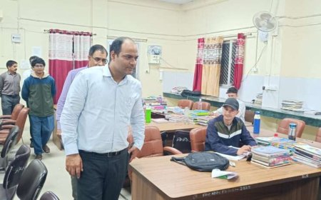 चम्पावत: जिलाधिकारी ने छात्रों को सिखाए ट्रिग्नोमेट्री के सिद्धांत और मानचित्र अध्ययन की कला