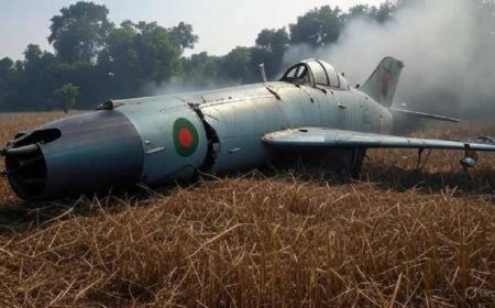 बांग्लादेश में वायु सेना का विमान स्कूल से टकराया, 1 की मौत, 100 घायल