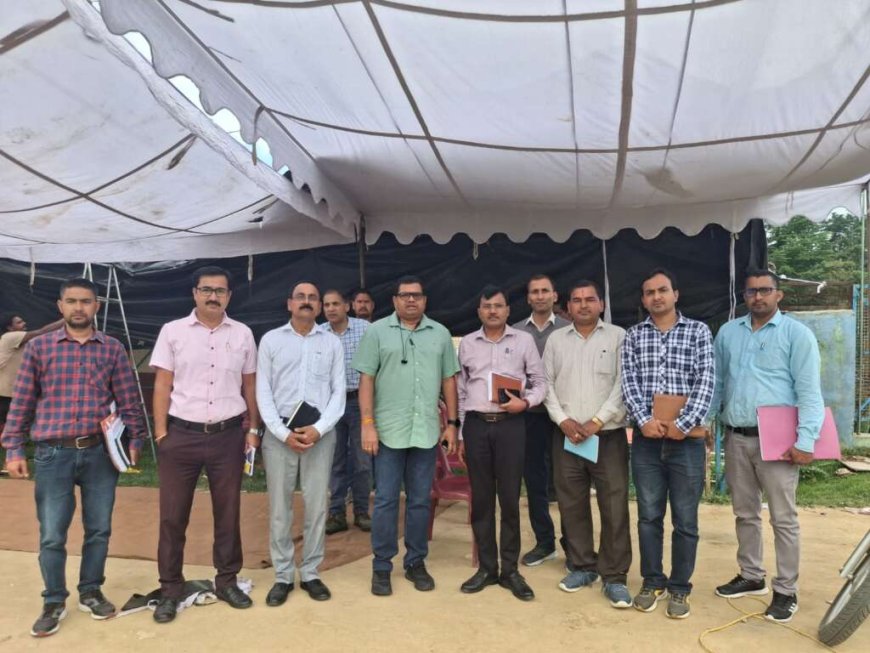 प्रेक्षक प्रदीप कुमार सिंह ने त्रिस्तरीय पंचायत सामान्य निर्वाचन की तैयारियों की समीक्षा की