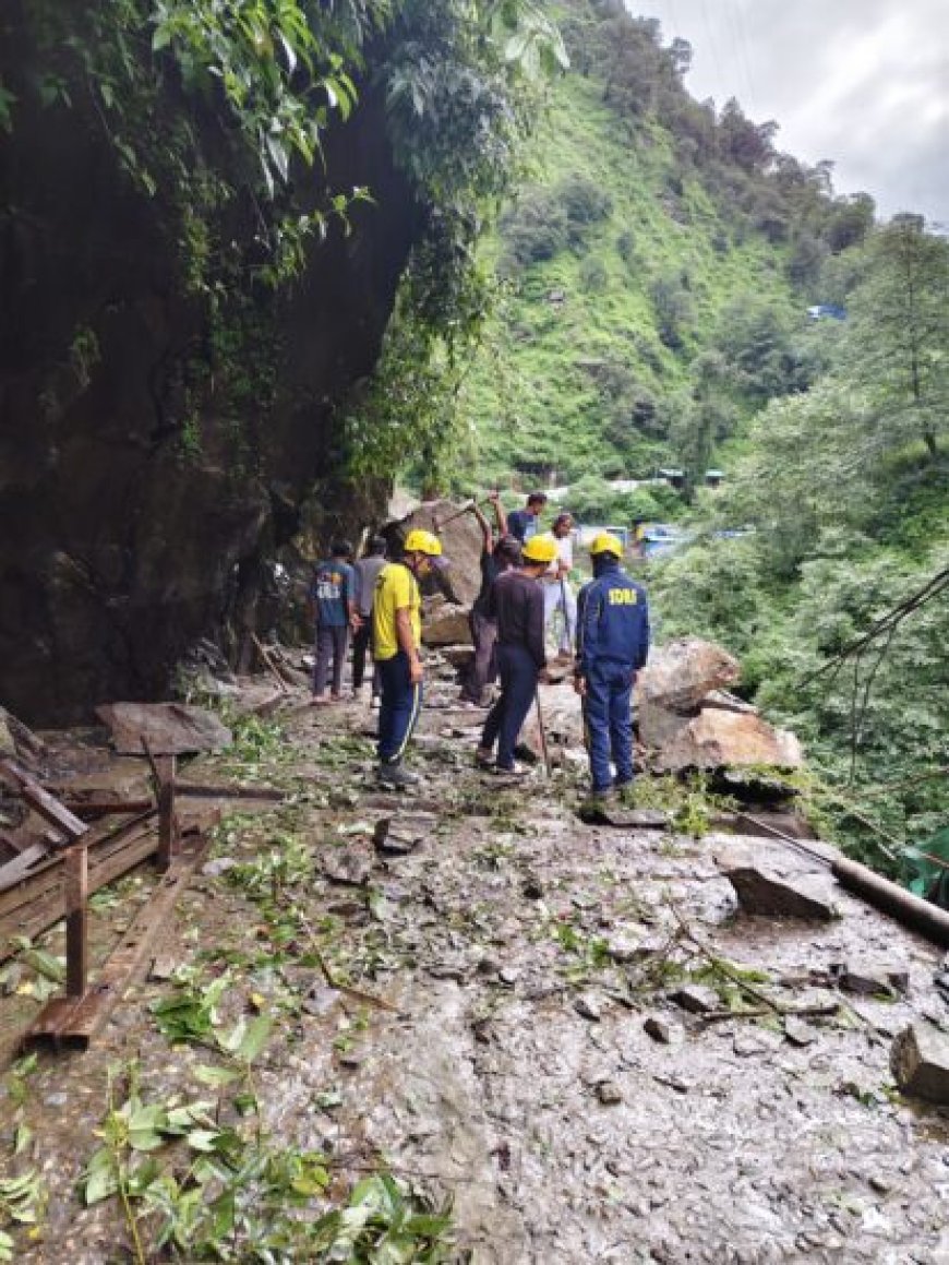 भूस्खलन के चलते केदारनाथ यात्रा प्रभावित
