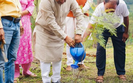 कैबिनेट मंत्री धन सिंह रावत ने थलीसैंण में किया किसानों और विद्यार्थियों के साथ संवाद