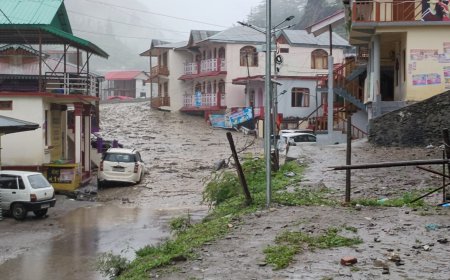 पीएम मोदी ने उत्तरकाशी दुर्घटना पर लिया अपडेट, हर मदद का दिया भरोसा