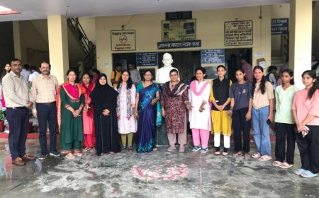 अमृत महोत्सव: लाल बहादुर शास्त्री कॉलेज में मेहंदी और रंगोली प्रतियोगिता का भव्य आयोजन