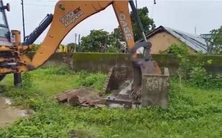 उत्तराखंड: सरकारी स्कूल में बनी अवैध मजार को धामी सरकार ने किया ध्वस्त