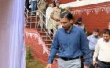 स्वतंत्रता दिवस की तैयारियों में तेजी, देहरादून परेड ग्राउंड में निरीक्षण कर रहे डीएम सविन बंसल