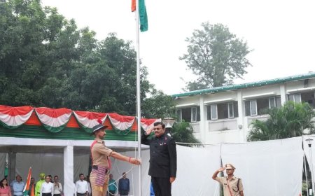 मुख्य सचिव ने सचिवालय में संकल्प के साथ ध्वजारोहण किया