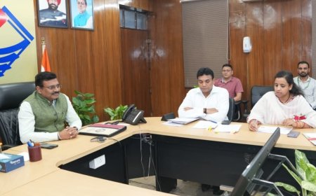 मुख्य सचिव द्वारा जन्म और मृत्यु प्रमाण पत्र हेतु महत्वपूर्ण बैठक