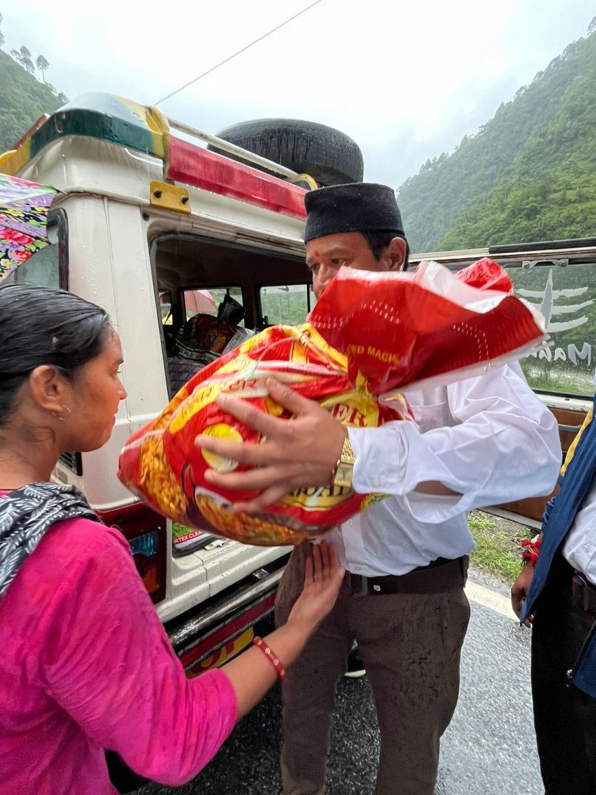 राष्ट्रीय स्वयंसेवक संघ ने देवभूमि में प्राकृतिक आपदा से प्रभावित गांवों में लोगों के मदद के लिए अपने स्तर से मदद पहुंचाने का काम शुरू किया