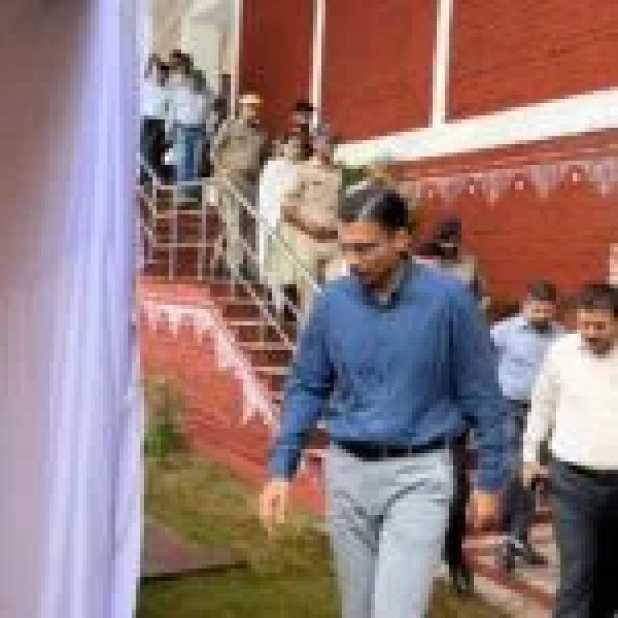देहरादून परेड ग्राउंड में तैयारियां पूरी, डीएम सविन बंसल ने व्यवस्थाओं का लिया जायजा