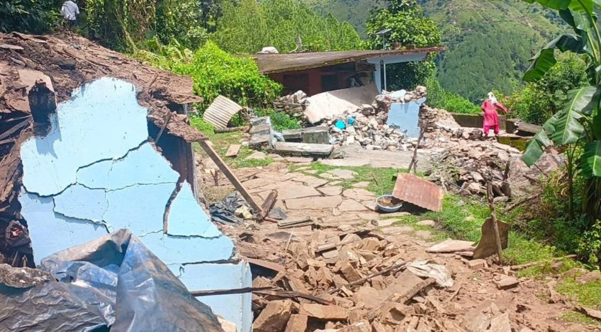 चमोली में आपदा प्रभावित क्षेत्रों का प्रशासनिक दल पहुंचा, संकट की स्थिति का निरक्षण