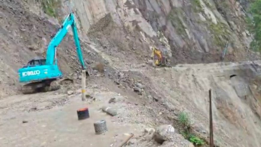 तीन दिन से बंद टनकपुर-पिथौरागढ़ एनएच: व्यापारियों और स्थानीय लोगों में आक्रोश बढ़ा