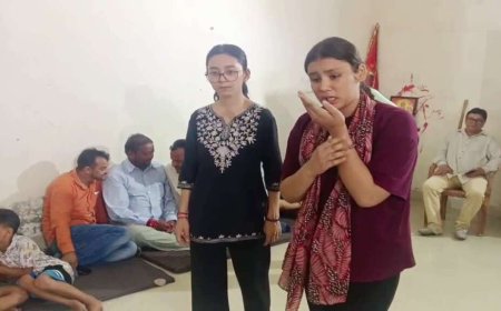 उत्तराखंड में बेटियां रामलीला में निभाती हैं महत्वपूर्ण किरदार, रिहर्सल के दौरान झर रहा पसीना