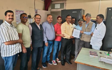 शिक्षा विभाग के मिनिस्टीरियल कार्मिकों ने प्रभारी प्रधानाचार्य का प्रभार लेने से किया इनकार