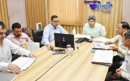 चमोली जिले में जल जीवन मिशन की प्रगति की समीक्षा बैठक आयोजित