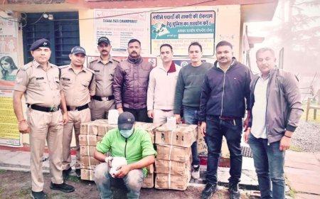 चम्पावत पुलिस ने 18 पेटी अंग्रेजी शराब के साथ शराब तस्कर को किया गिरफ्तार, एक फरार