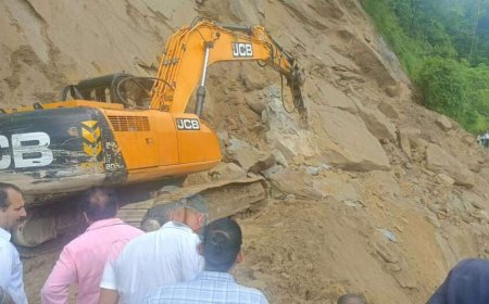 चम्पावत: स्वांला और टिपटॉप में राष्ट्रीय राजमार्ग पर जाम से यातायात प्रभावित