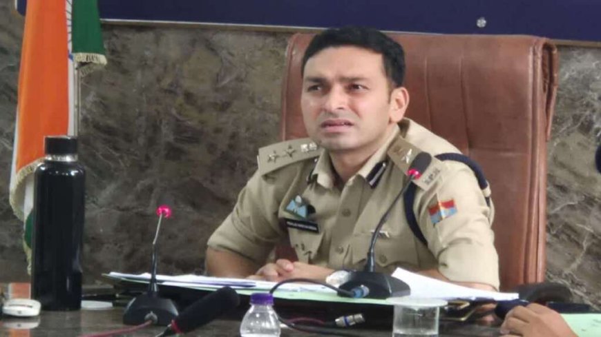 हल्द्वानी में एसएसपी का सख्त कदम, दो पुलिसकर्मी निलंबित और दो लाइन हाजिर