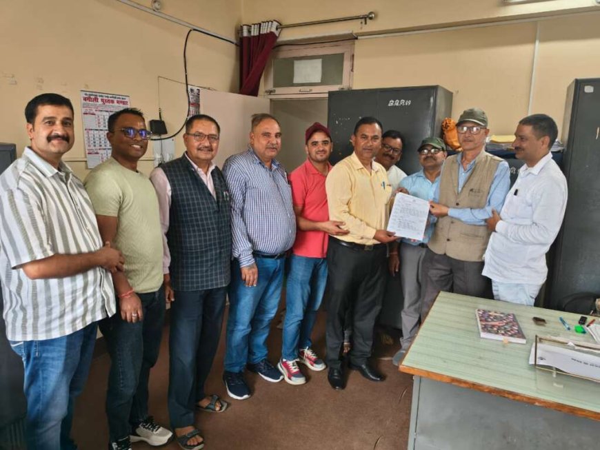 शिक्षा विभाग के मिनिस्टीरियल कार्मिकों ने प्रभारी प्रधानाचार्य का प्रभार लेने से किया इनकार