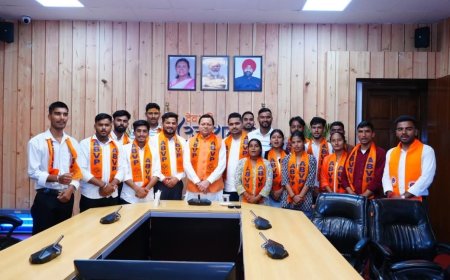 ABVP के विजेता नेताओं ने मुख्यमंत्री धामी से की भेंट