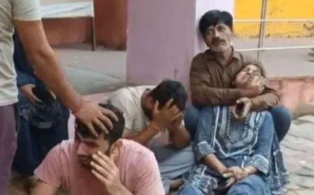 मुजफ्फरनगर में कार और ट्रक की भीषण टक्कर, एक परिवार के 6 लोगों की दर्दनाक मौत