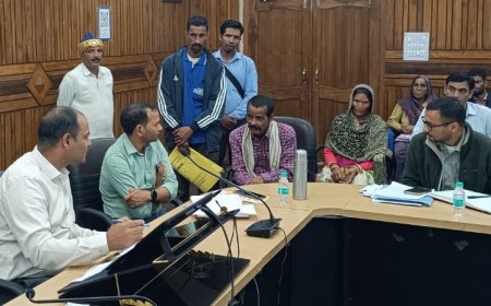 चम्पावत: जिलाधिकारी ने सैनिक की शिकायत पर तहसीलदार को सर्वे के लिए भेजा, मिलीं 89 शिकायतें