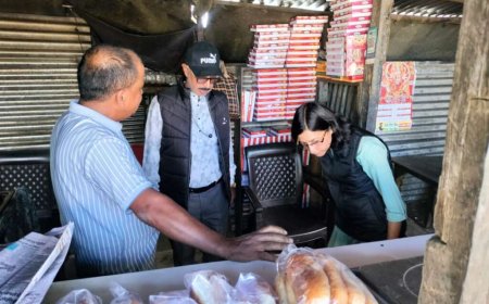 पाटी और खेतीखान में बासी मिठाई और एक्सपायर्ड खाद्य सामग्री कराई गई नष्ट