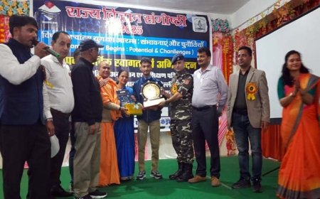 राजकीय इंटर कॉलेज जखंड के छात्र निर्मल पंवार ने राज्य स्तर पर किया नाम रोशन, राष्ट्रीय विज्ञान संगोष्ठी के लिए हुए चयनित