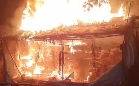 टनकपुर : पटाखे की चिंगारी से दुकान में लगी आग, लाखों का माल हुआ स्वाहा