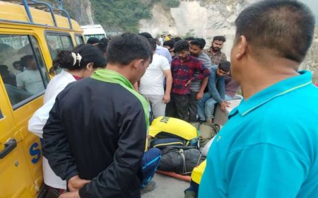 उत्तराखंड में भीषण हादसा: हाईवे पर खाई में गिरा वाहन, 24 घंटे बाद लगा पता, तीन लोगों की मौत