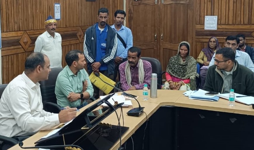 चम्पावत: जिलाधिकारी ने सैनिक की शिकायत पर तहसीलदार को सर्वे के लिए भेजा, मिलीं 89 शिकायतें