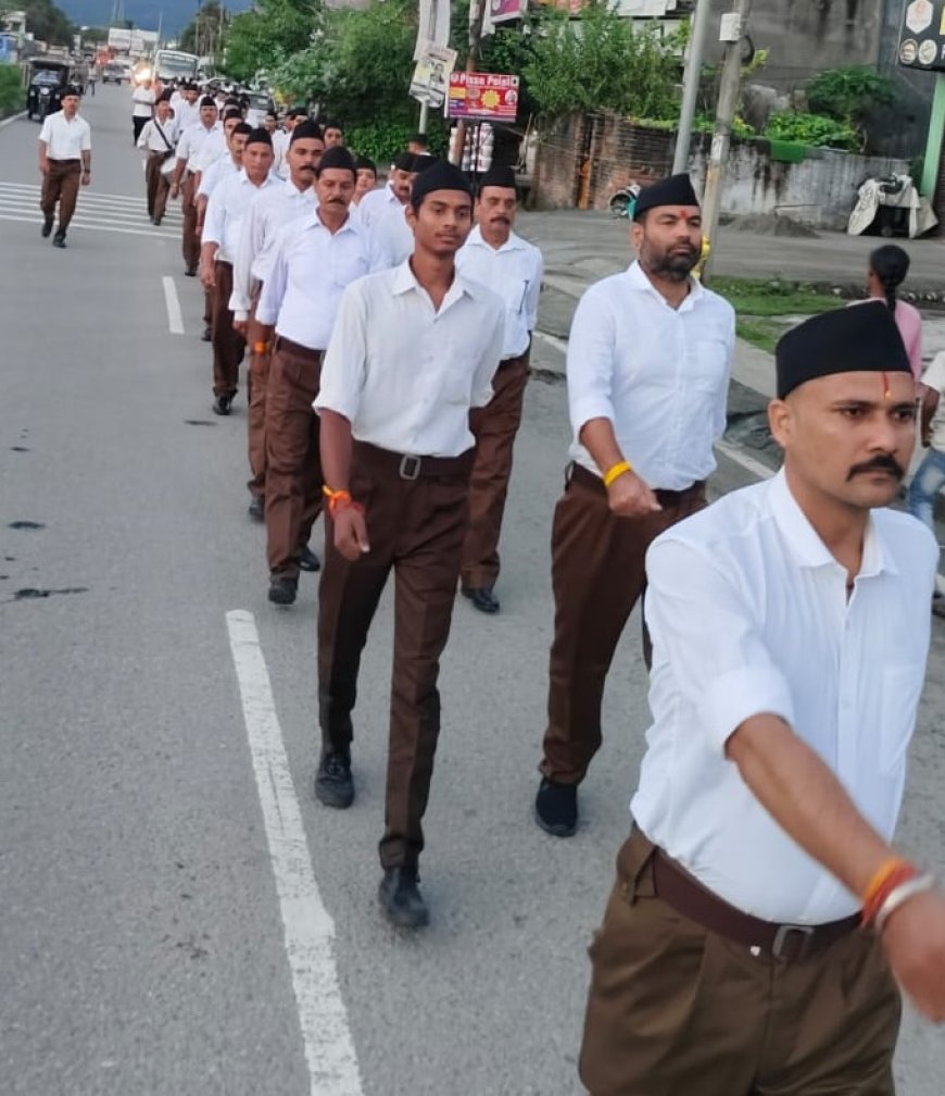 टनकपुर: राष्ट्रीय स्वयंसेवक संघ ने शताब्दी वर्ष के विजयदशमी कार्यक्रम का सफल आयोजन किया