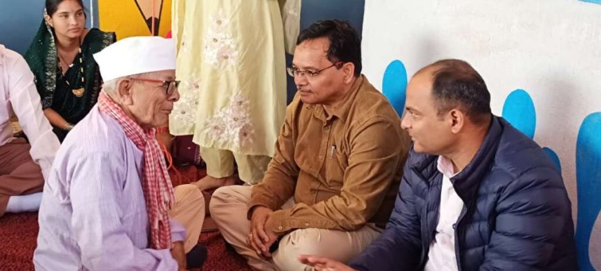 चम्पावत: डीएम ने ग्रामीणों की समस्याओं को सुना, किया त्वरित निस्तारण, वाइब्रेंट विलेज-II में आयोजित किया बहुउद्देशीय शिविर