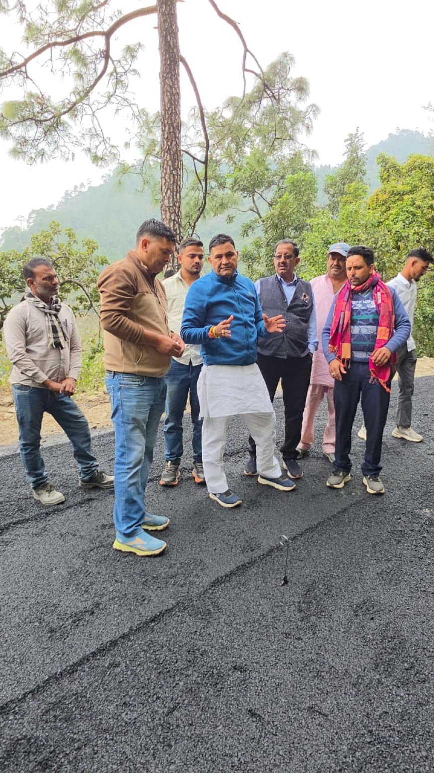 विधायक कैड़ा ने किया छिडाखान – अधोड़ा – मीडार मोटर मार्ग पर डामरीकरण कार्य का निरक्षण गुणवत्ता से कार्य करने के दिए निर्देश