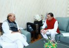सीएम धामी ने रक्षा मंत्री से की भेंट, देहरादून की सामरिक जरूरतों पर रखी महत्वपूर्ण बातें