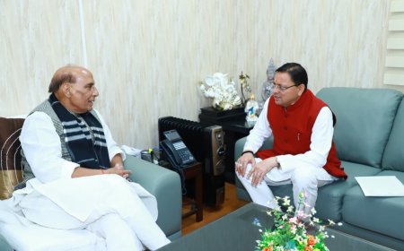 सीएम धामी ने रक्षा मंत्री से की भेंट, देहरादून की सामरिक जरूरतों पर रखी महत्वपूर्ण बातें