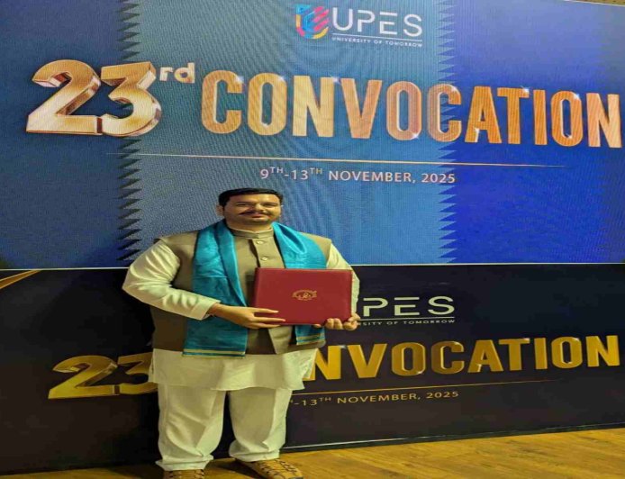 डॉ. कमल चंद्र दानी को यूपीईएस से पीएचडी की उपाधि