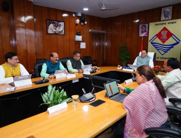 धामी कैबिनेट की बैठक, राष्ट्रपति और पीएम का जताया गया आभार