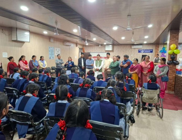 नैनीताल दुग्ध संघ: दुग्ध मंत्री सौरभ बहुगुणा का जन्मोत्सव दृष्टिबाधित बच्चों के बीच मनाया