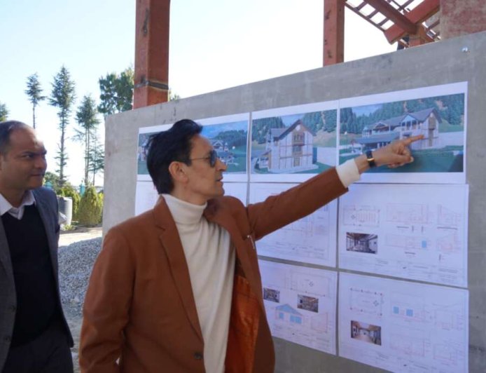 मंडलायुक्त दीपक रावत ने सर्किट हाउस निर्माण तेजी से पूरा करने के दिए निर्देश